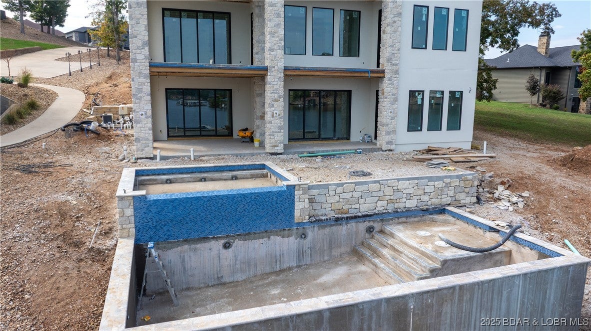 Osage Beach, Missouri, 65065, United States, 6 Bedrooms Bedrooms, ,9 BathroomsBathrooms,Residential,Active,1964478