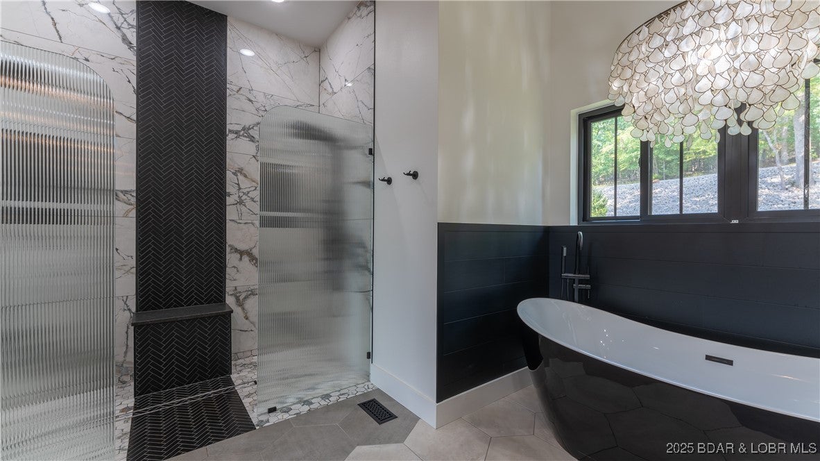 Porto Cima, Missouri, 65079, United States, 6 Bedrooms Bedrooms, ,6 BathroomsBathrooms,Residential,Active,1894189