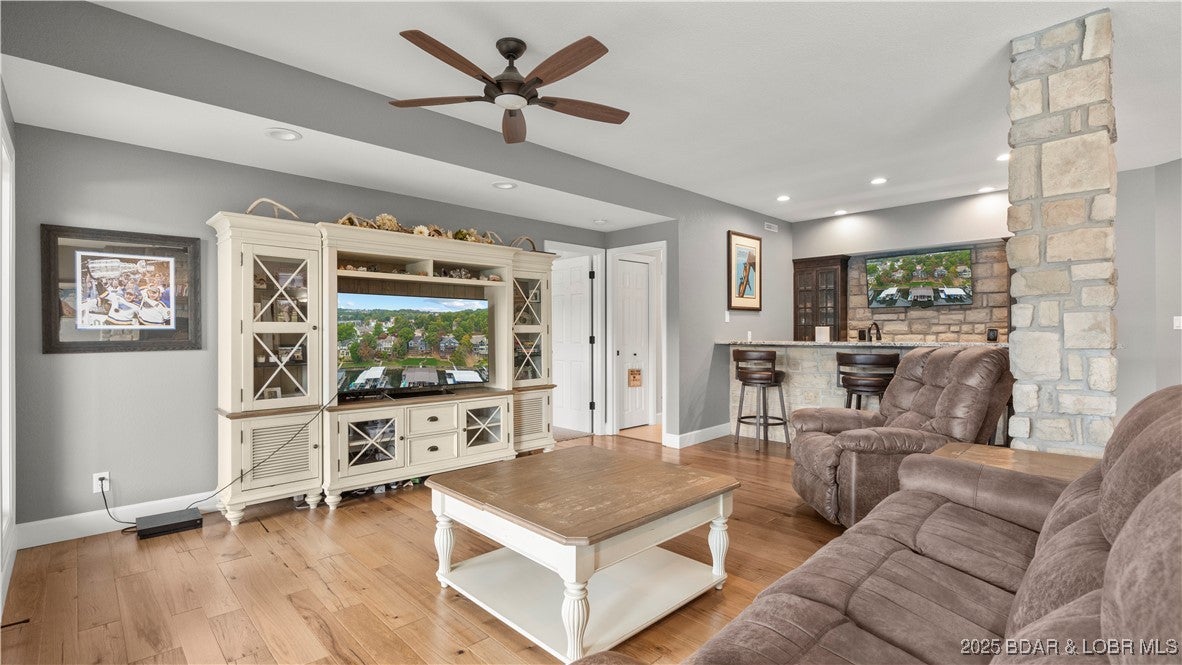 Lake Ozark, Missouri, 65049, United States, 5 Bedrooms Bedrooms, ,5 BathroomsBathrooms,Residential,Active,1968089