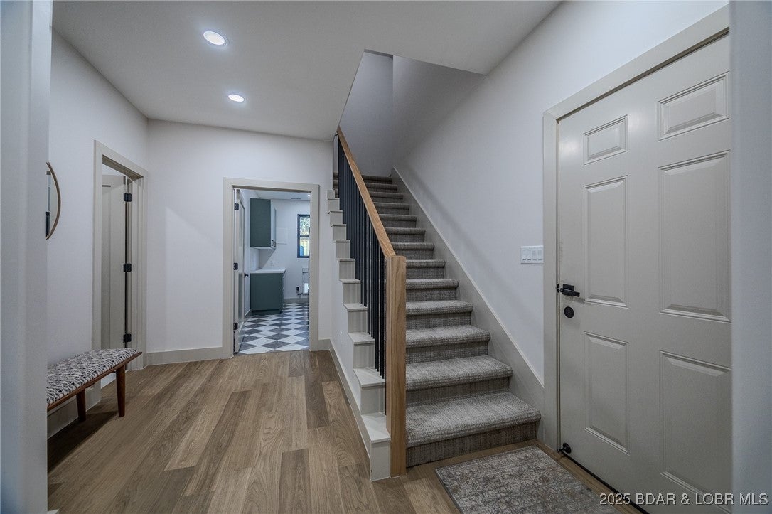 Linn Creek, Missouri, 65052, United States, 6 Bedrooms Bedrooms, ,5 BathroomsBathrooms,Residential,Active,1989796