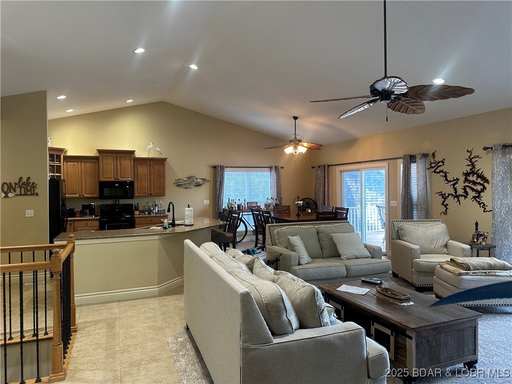 Osage Beach, Missouri, 65065, United States, 4 Bedrooms Bedrooms, ,4 BathroomsBathrooms,Residential,Active,1922318