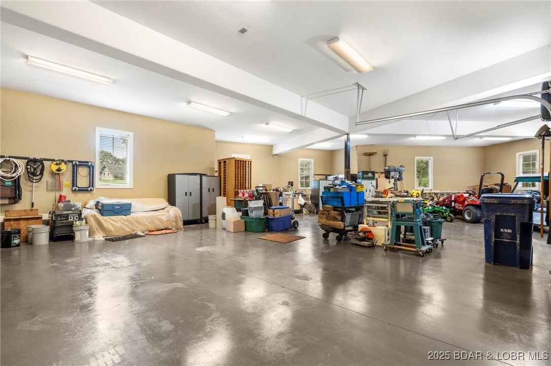 Out Of Area (Bdar), Missouri, 65737, United States, 6 Bedrooms Bedrooms, ,7 BathroomsBathrooms,Residential,Active,1892607