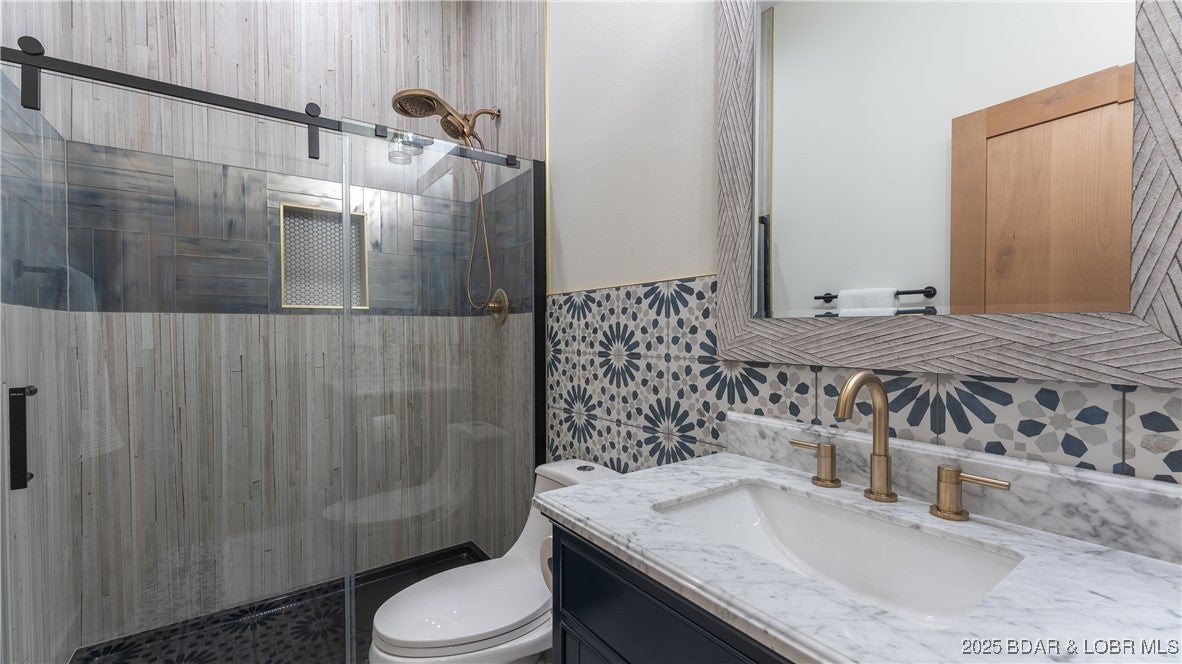 Porto Cima, Missouri, 65079, United States, 6 Bedrooms Bedrooms, ,6 BathroomsBathrooms,Residential,Active,1894189