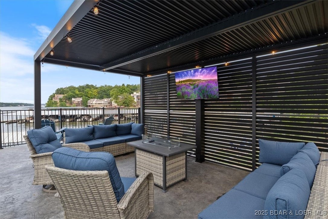 Osage Beach, Missouri, 65065, United States, 5 Bedrooms Bedrooms, ,4 BathroomsBathrooms,Residential,Active,2001071