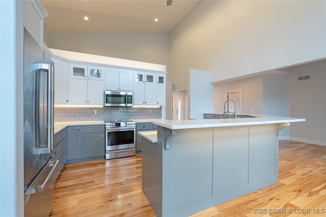 Climax Springs, Missouri, 65324, United States, 5 Bedrooms Bedrooms, ,5 BathroomsBathrooms,Residential,Active,1988443