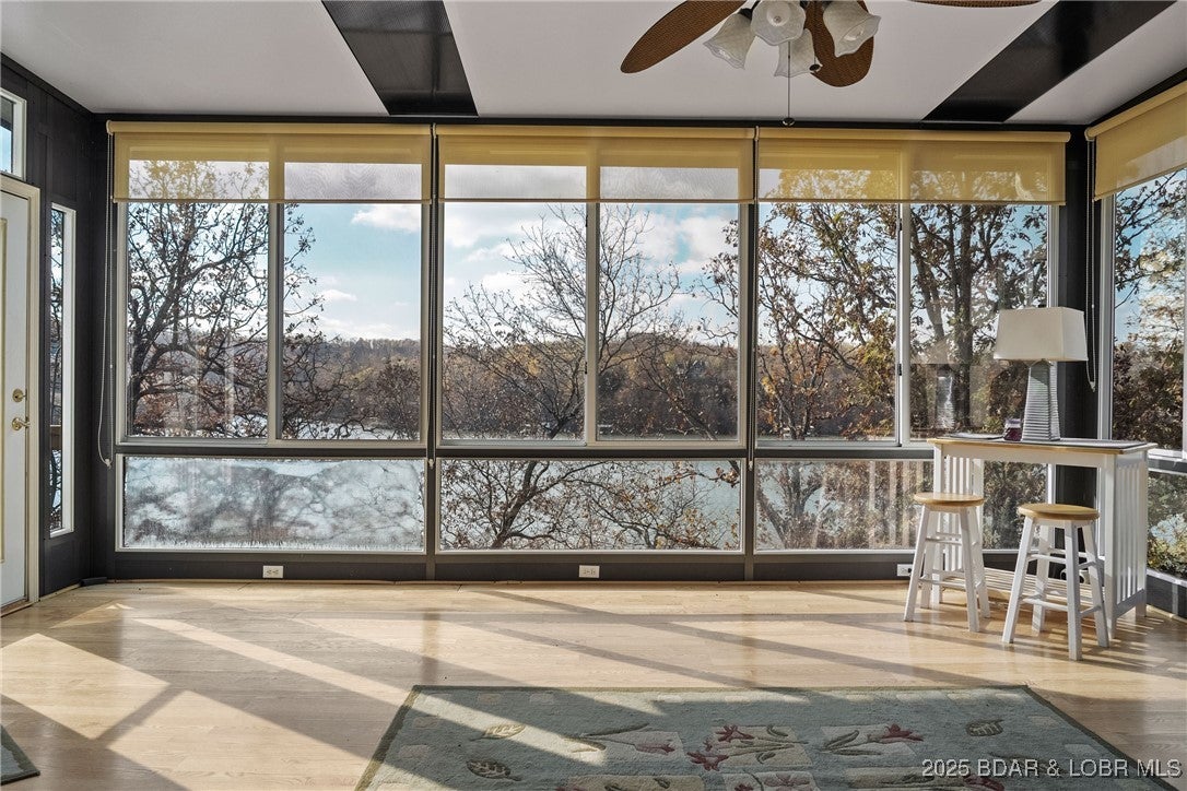 Linn Creek, Missouri, 65052, United States, 7 Bedrooms Bedrooms, ,6 BathroomsBathrooms,Residential,Active,1929474