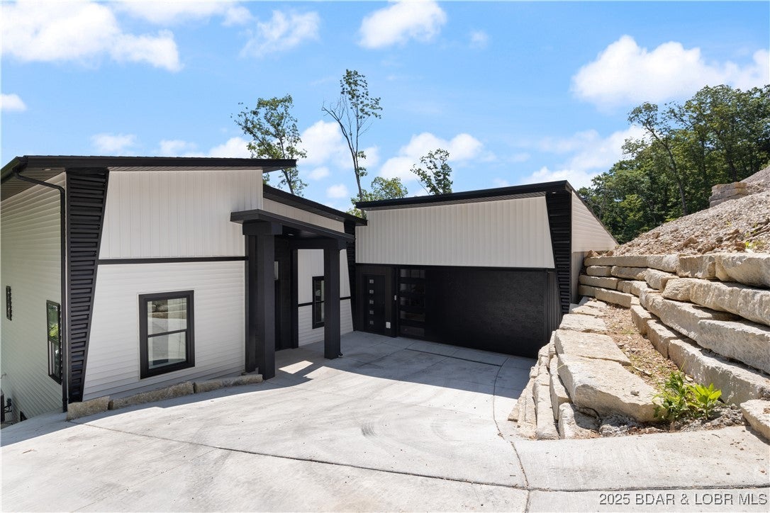 Sunrise Beach, Missouri, 65079, United States, ,5 BathroomsBathrooms,Residential,Active,1764512