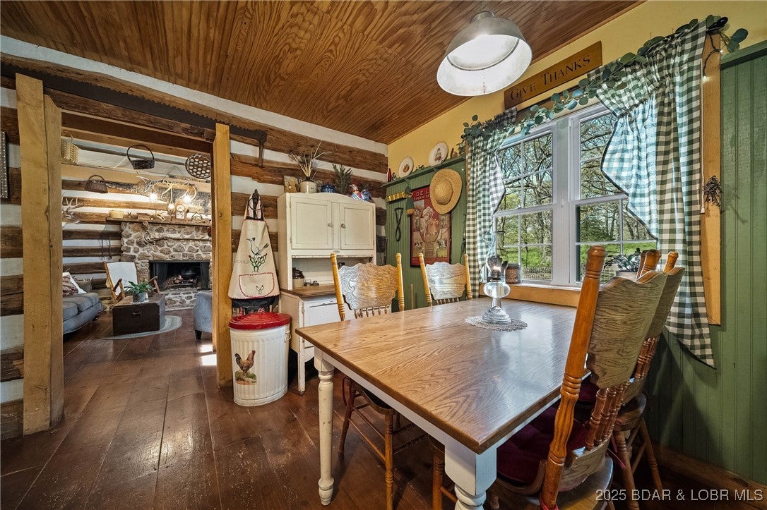 Eldon, Missouri, 65026, United States, 5 Bedrooms Bedrooms, ,3 BathroomsBathrooms,Residential,Active,1790925