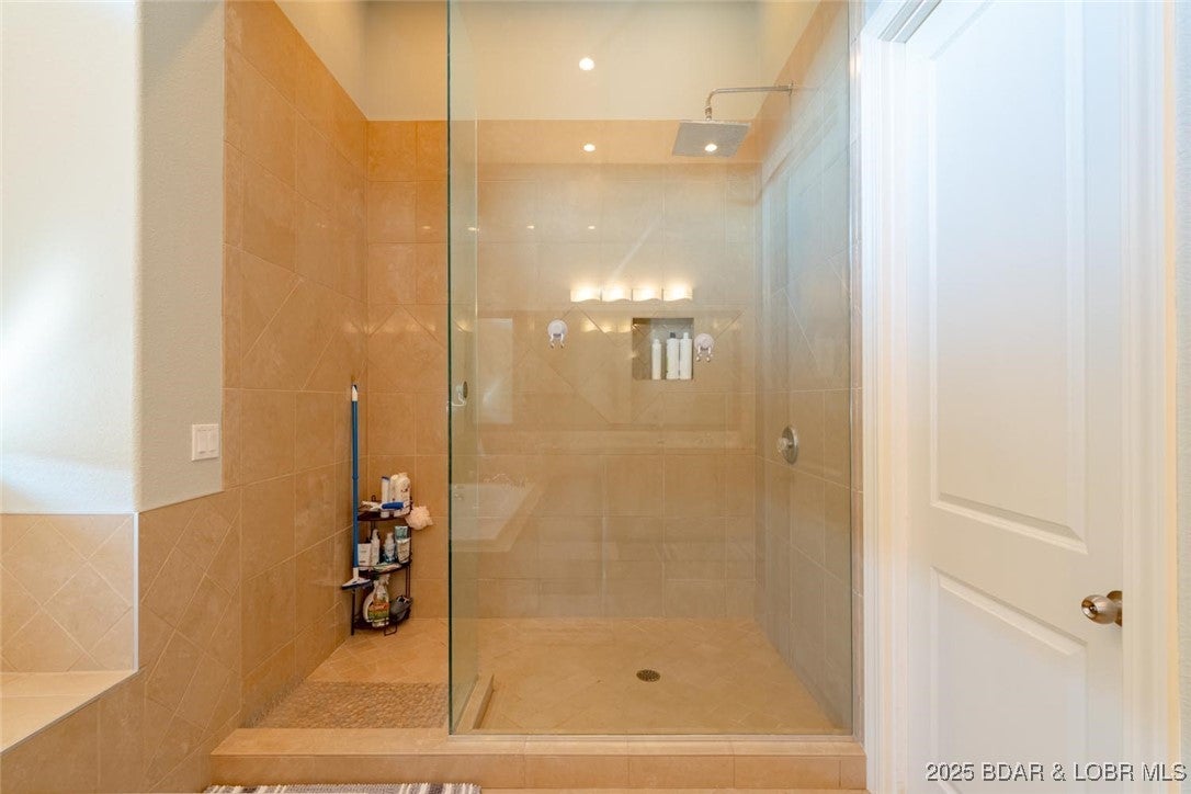 Sunrise Beach, Missouri, 65079, United States, 5 Bedrooms Bedrooms, ,7 BathroomsBathrooms,Residential,Active,2007238