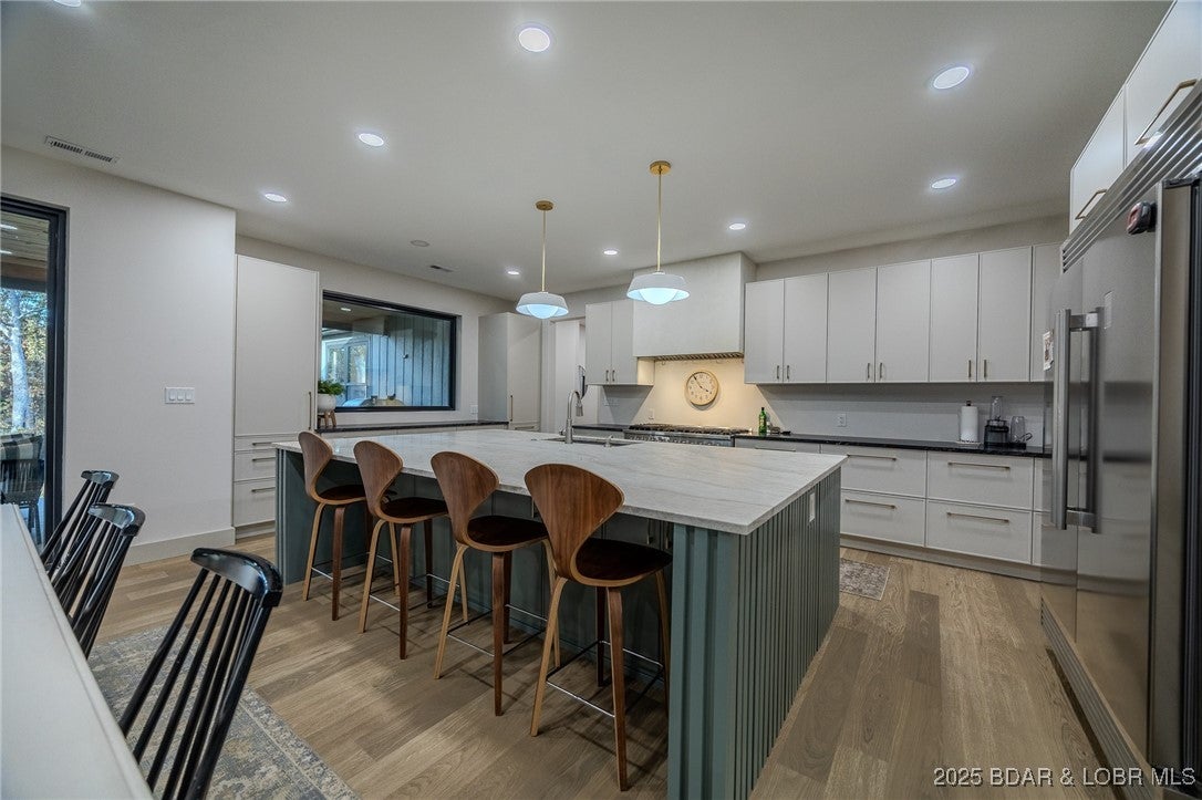 Linn Creek, Missouri, 65052, United States, 6 Bedrooms Bedrooms, ,5 BathroomsBathrooms,Residential,Active,1989796