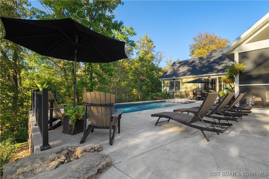 Lake Ozark, Missouri, 65049, United States, 4 Bedrooms Bedrooms, ,5 BathroomsBathrooms,Residential,Active,1960161