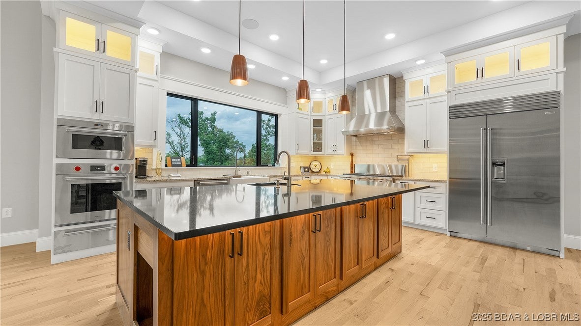 Osage Beach, Missouri, 65065, United States, 4 Bedrooms Bedrooms, ,5 BathroomsBathrooms,Residential,Active,1877825