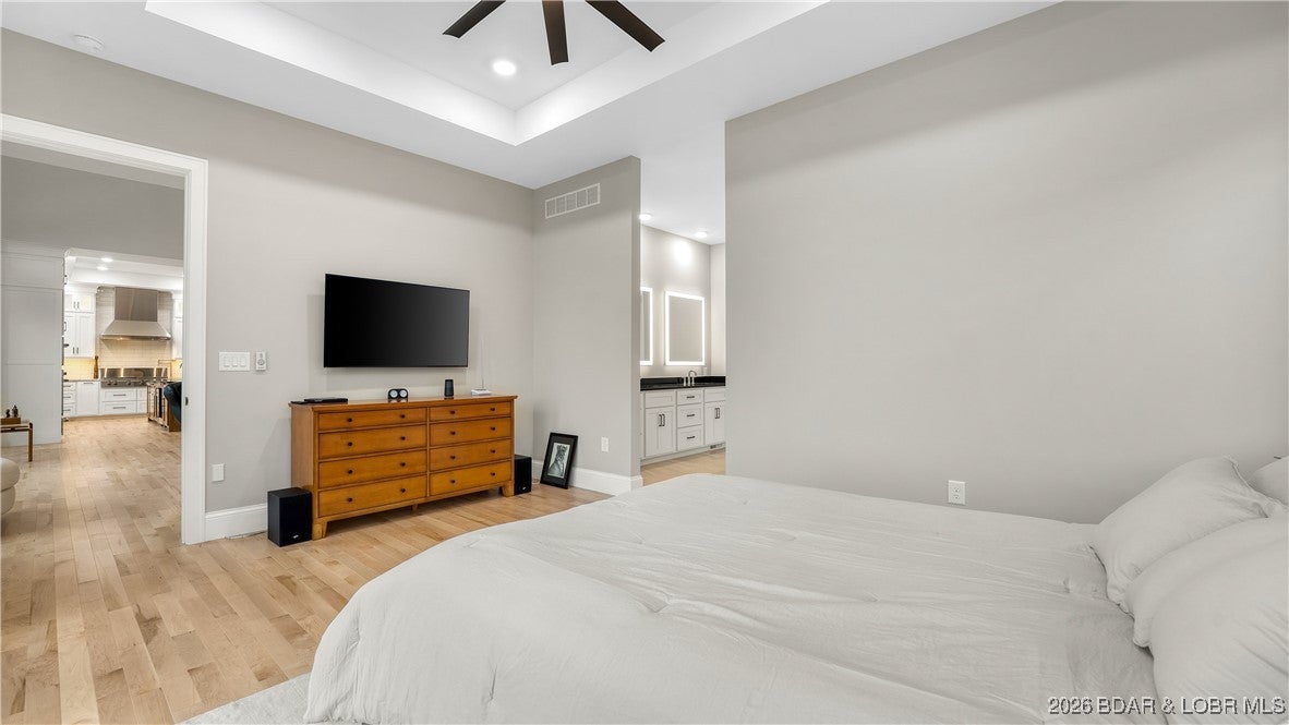 Osage Beach, Missouri, 65065, United States, 4 Bedrooms Bedrooms, ,5 BathroomsBathrooms,Residential,Active,2008724