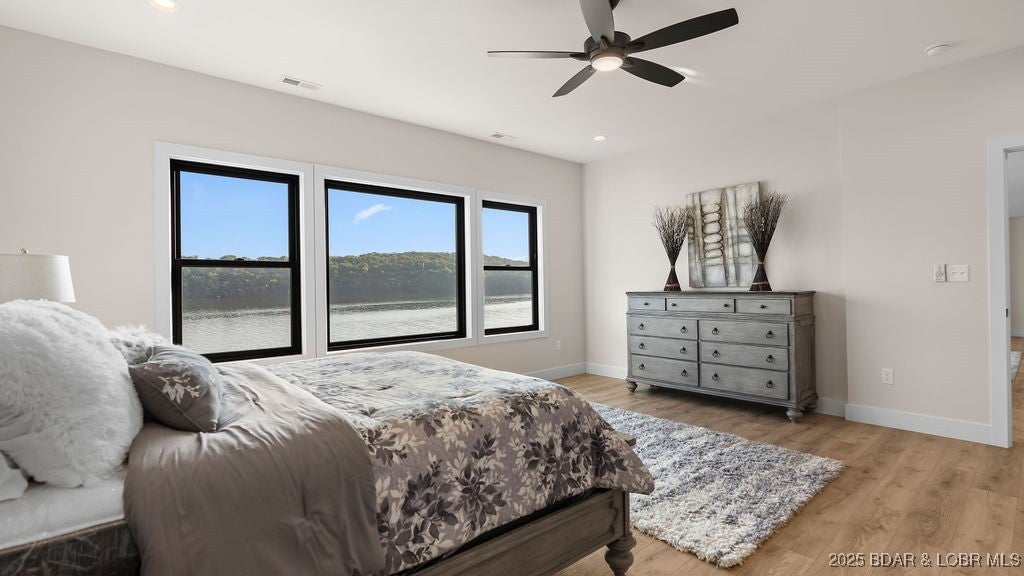 Camdenton, Missouri, 65020, United States, 4 Bedrooms Bedrooms, ,4 BathroomsBathrooms,Residential,Active,1945094