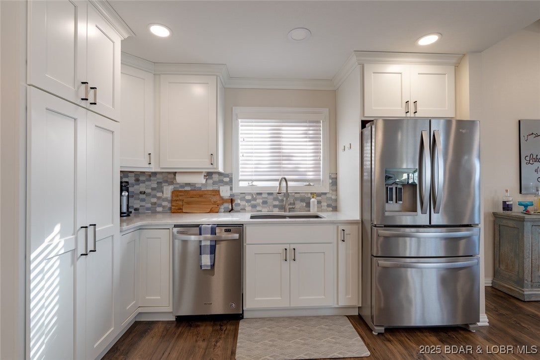 Four Seasons, Missouri, 65049, United States, 5 Bedrooms Bedrooms, ,4 BathroomsBathrooms,Residential,Active,2008696