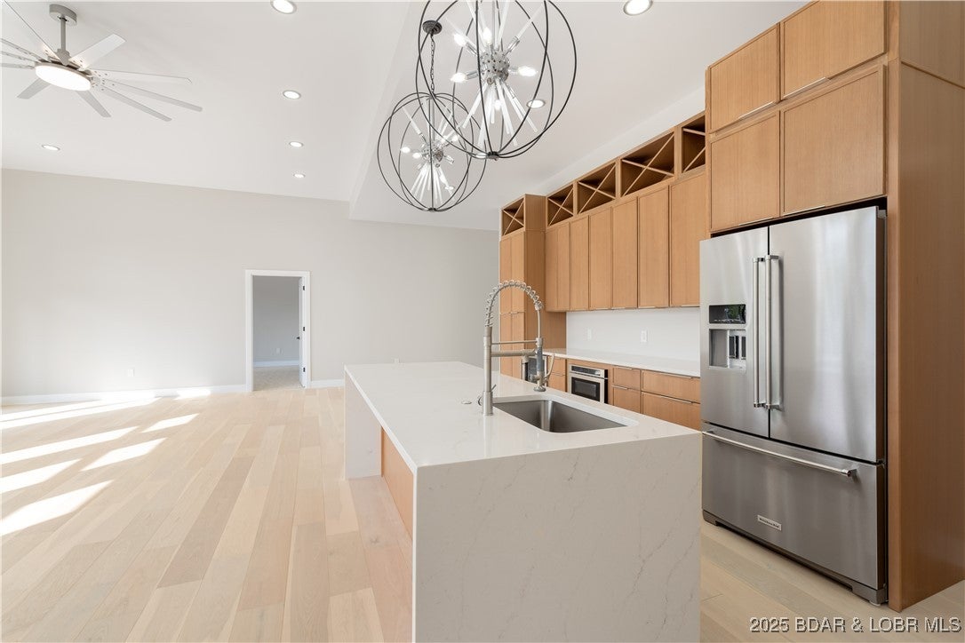 Sunrise Beach, Missouri, 65065, United States, 6 Bedrooms Bedrooms, ,6 BathroomsBathrooms,Residential,Active,1929710