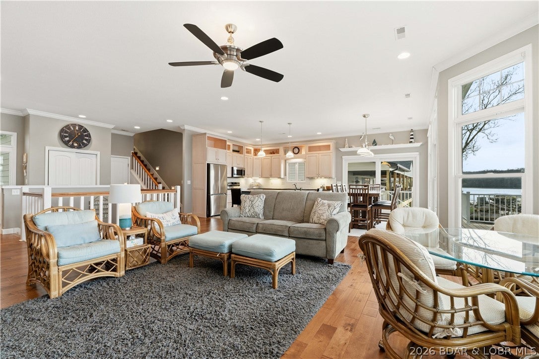 Gravois Mills, Missouri, 65037, United States, 5 Bedrooms Bedrooms, ,3 BathroomsBathrooms,Residential,Active,2032925