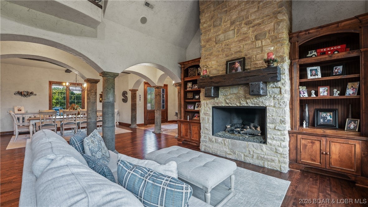 Osage Beach, Missouri, 65065, United States, 8 Bedrooms Bedrooms, ,8 BathroomsBathrooms,Residential,Active,2012239