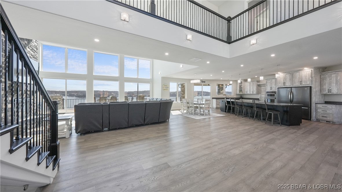 Sunrise Beach, Missouri, 65079, United States, 8 Bedrooms Bedrooms, ,10 BathroomsBathrooms,Residential,Active,1964490