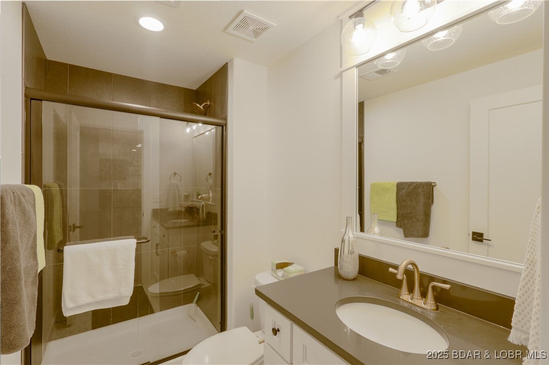 Sunrise Beach, Missouri, 65079, United States, 4 Bedrooms Bedrooms, ,4 BathroomsBathrooms,Residential,Active,1929412