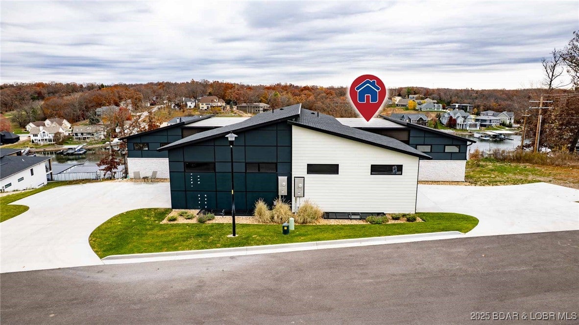 Osage Beach, Missouri, 65065, United States, 5 Bedrooms Bedrooms, ,4 BathroomsBathrooms,Residential,Active,1953713