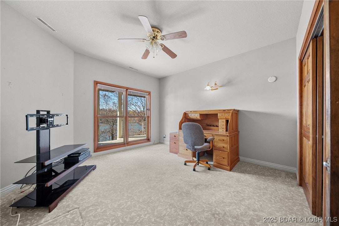 Linn Creek, Missouri, 65052, United States, 7 Bedrooms Bedrooms, ,6 BathroomsBathrooms,Residential,Active,1929474