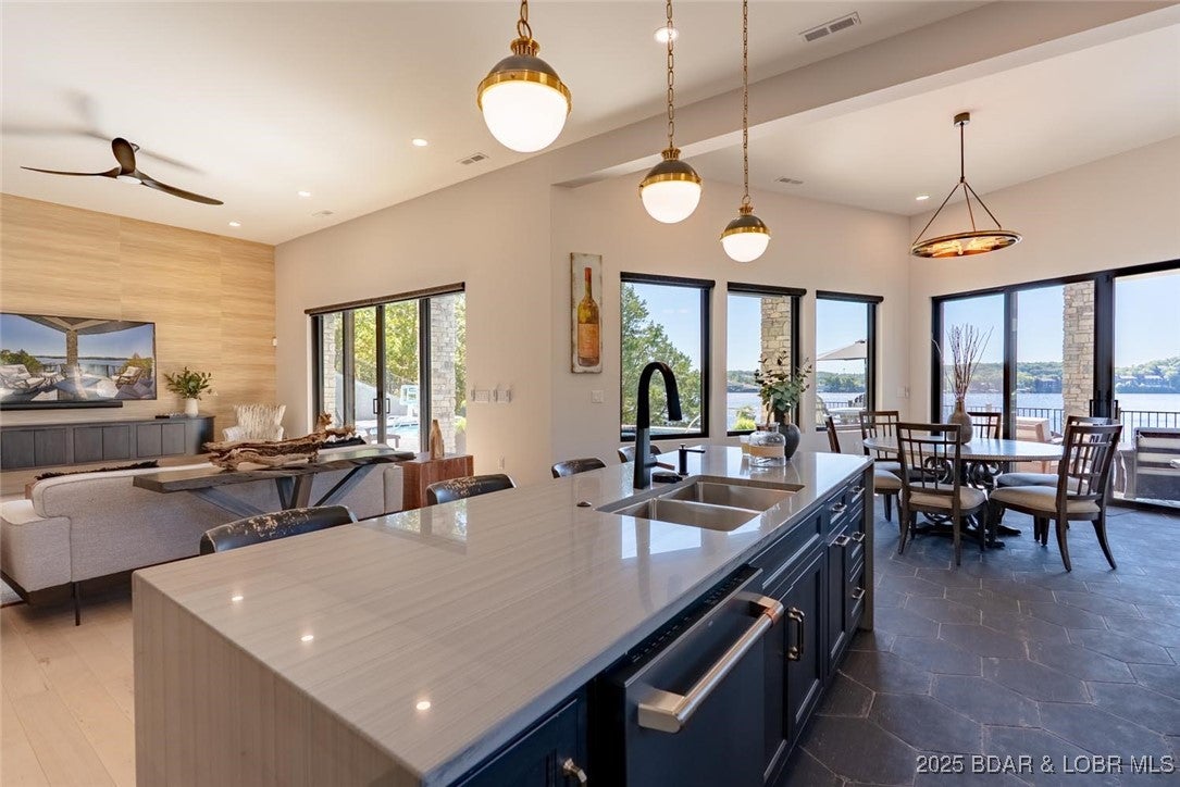 Sunrise Beach, Missouri, 65079, United States, 5 Bedrooms Bedrooms, ,7 BathroomsBathrooms,Residential,Active,1961963