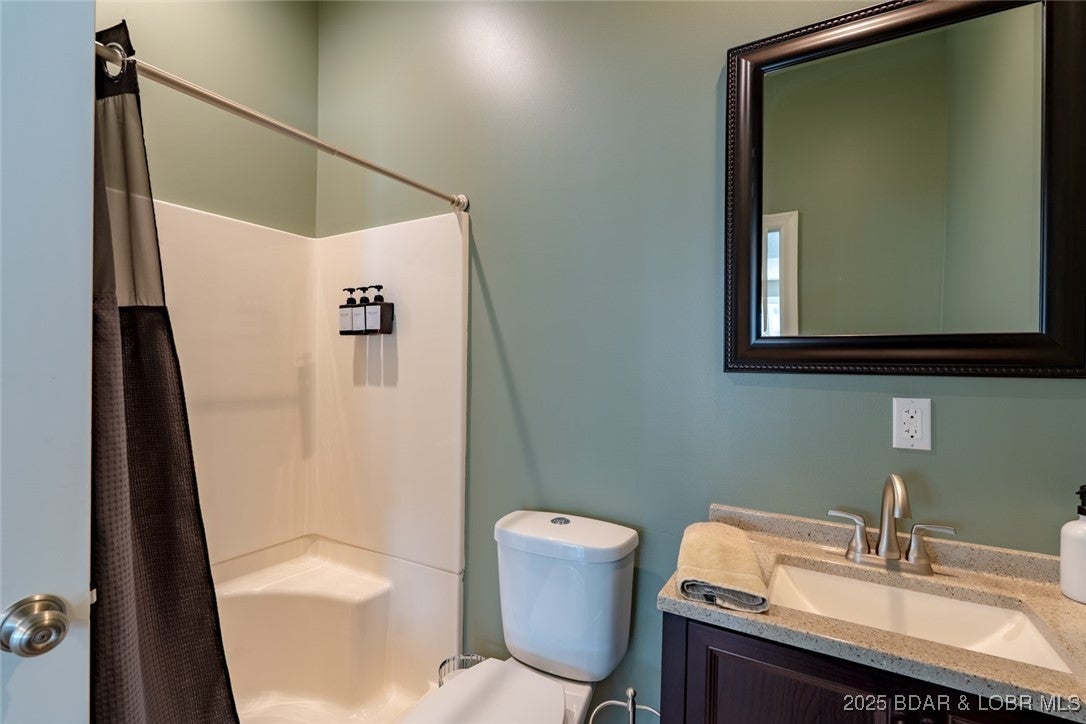 Sunrise Beach, Missouri, 65079, United States, 5 Bedrooms Bedrooms, ,7 BathroomsBathrooms,Residential,Active,2007238