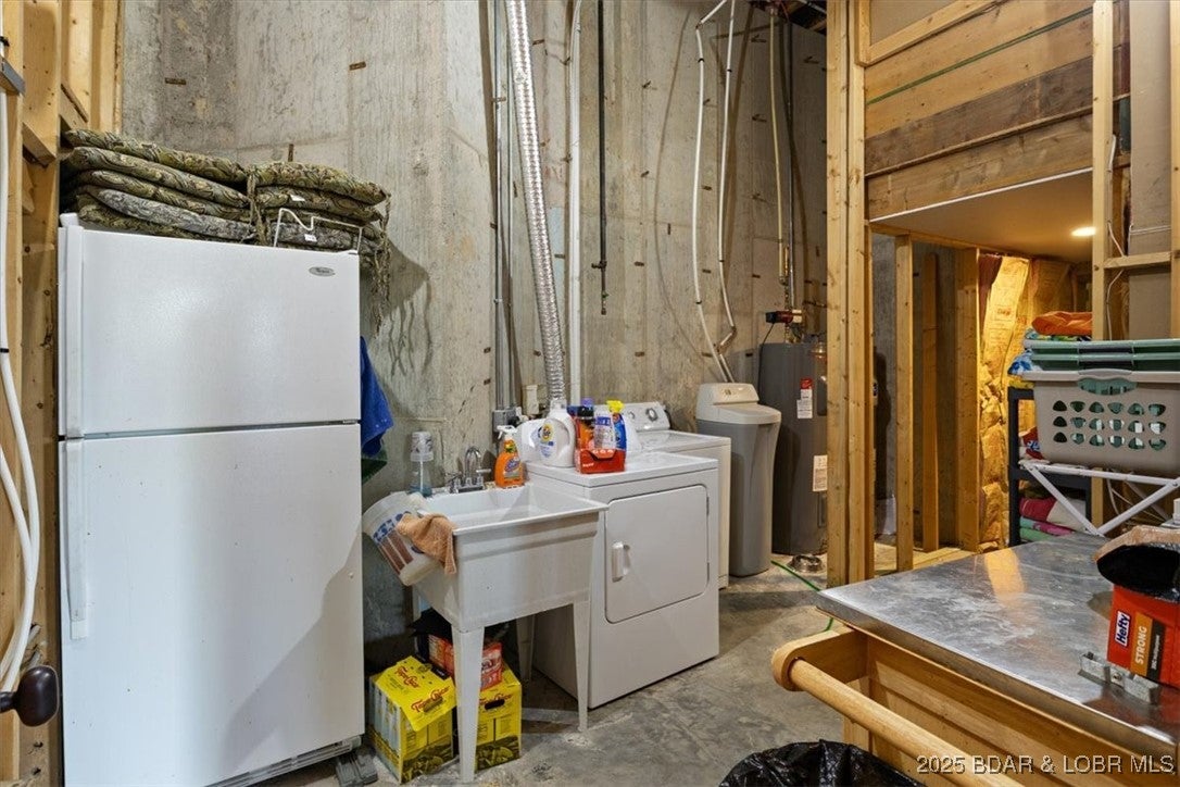 Sunrise Beach, Missouri, 65079, United States, 7 Bedrooms Bedrooms, ,6 BathroomsBathrooms,Residential,Active,1973357