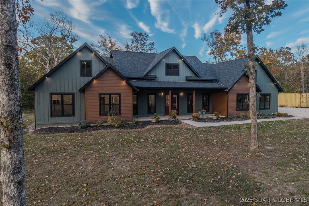 Linn Creek, Missouri, 65052, United States, 6 Bedrooms Bedrooms, ,5 BathroomsBathrooms,Residential,Active,1989796