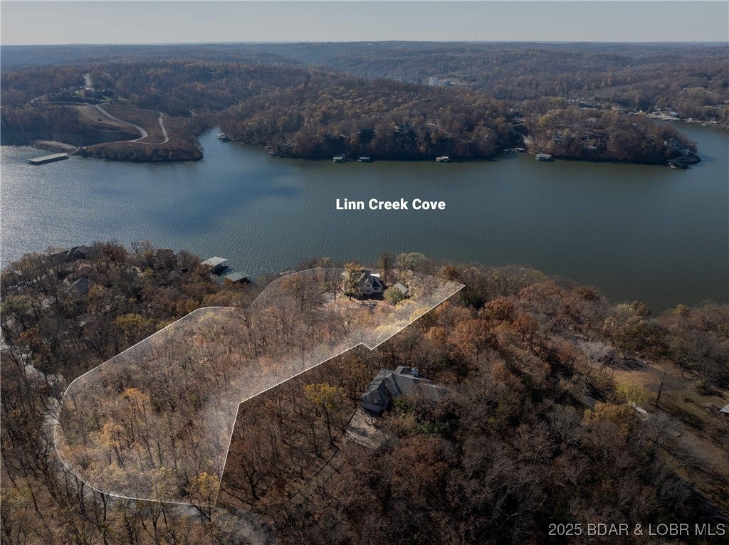 Linn Creek, Missouri, 65052, United States, 7 Bedrooms Bedrooms, ,6 BathroomsBathrooms,Residential,Active,1929474