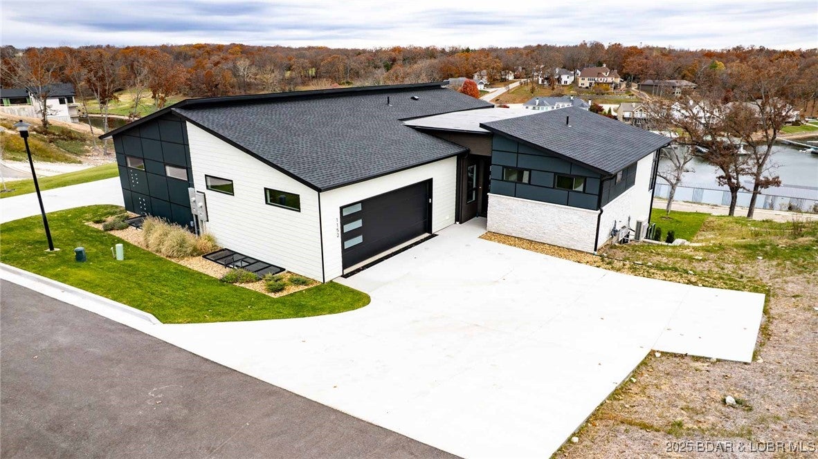 Osage Beach, Missouri, 65065, United States, 5 Bedrooms Bedrooms, ,4 BathroomsBathrooms,Residential,Active,1953713