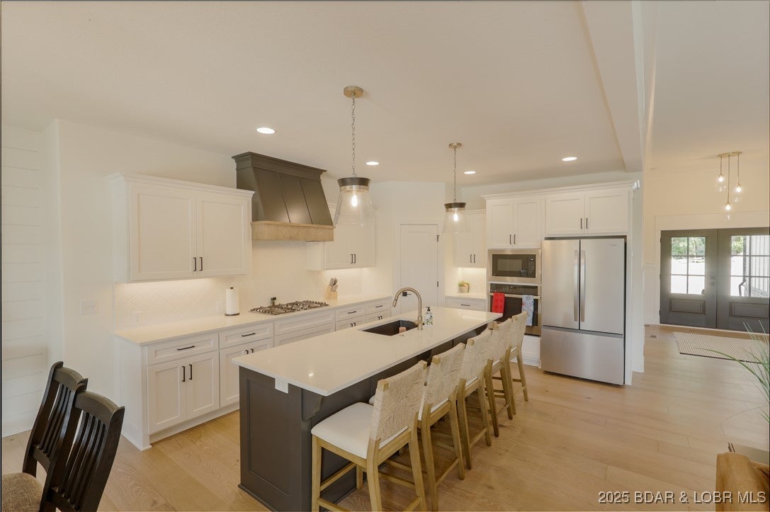 Sunrise Beach, Missouri, 65079, United States, 4 Bedrooms Bedrooms, ,4 BathroomsBathrooms,Residential,Active,1929412