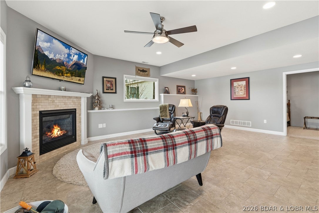 Gravois Mills, Missouri, 65037, United States, 5 Bedrooms Bedrooms, ,3 BathroomsBathrooms,Residential,Active,2032925