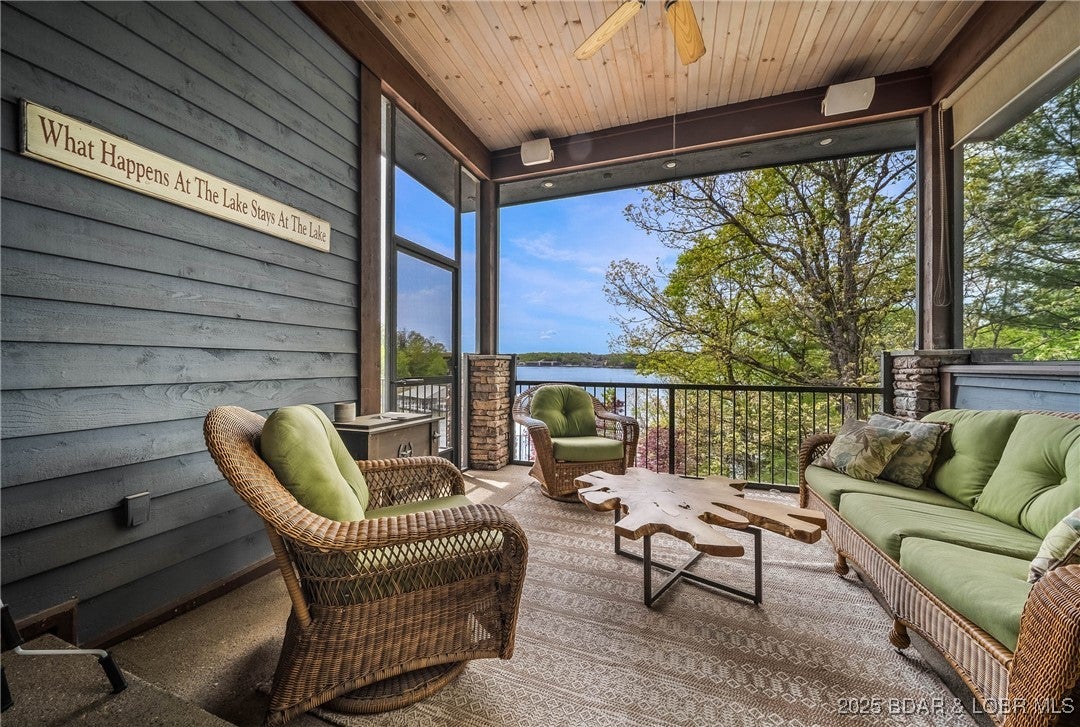 Villages, Missouri, 65079, United States, 5 Bedrooms Bedrooms, ,7 BathroomsBathrooms,Residential,Active,1964268