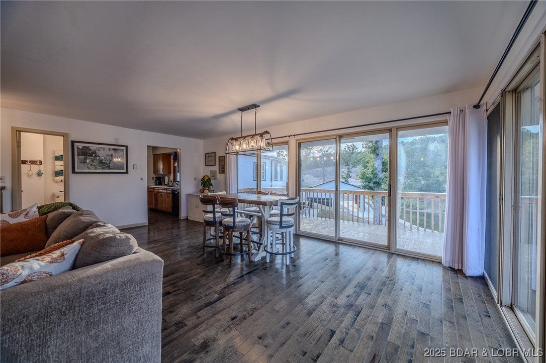 Gravois Mills, Missouri, 65037, United States, 3 Bedrooms Bedrooms, ,3 BathroomsBathrooms,Residential,Active,1945462