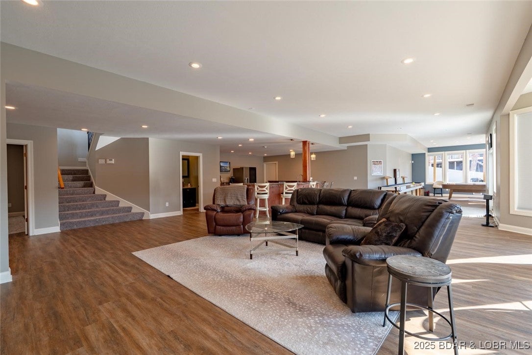 Sunrise Beach, Missouri, 65079, United States, 5 Bedrooms Bedrooms, ,7 BathroomsBathrooms,Residential,Active,2007238