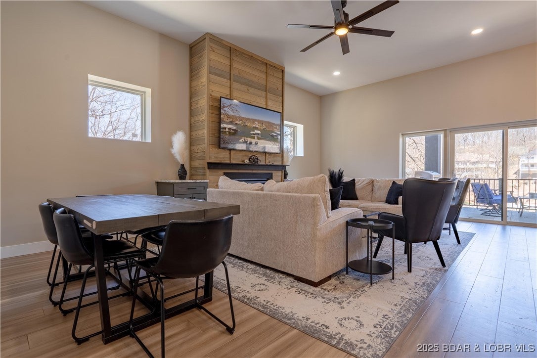 Sunrise Beach, Missouri, 65079, United States, ,5 BathroomsBathrooms,Residential,Active,1764512