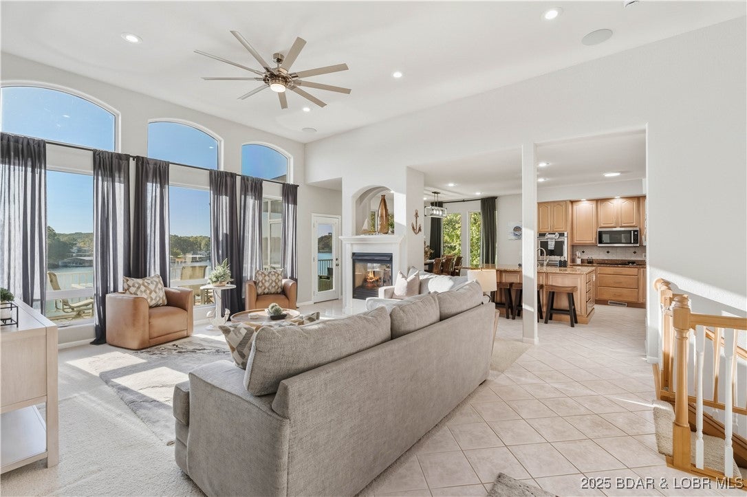 Sunrise Beach, Missouri, 65079, United States, 6 Bedrooms Bedrooms, ,5 BathroomsBathrooms,Residential,Active,1963265