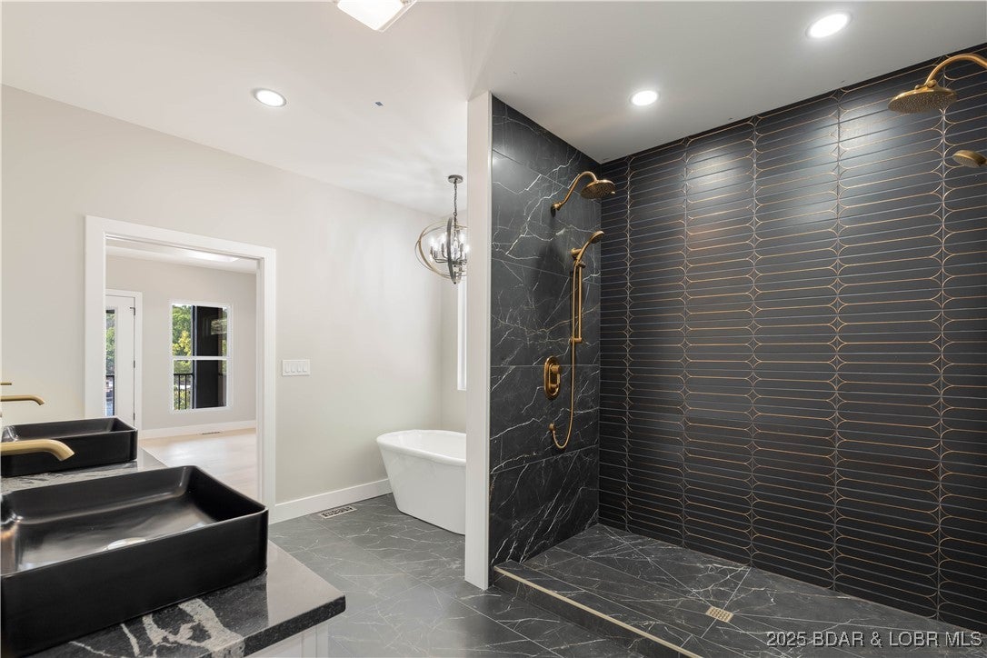 Sunrise Beach, Missouri, 65065, United States, 6 Bedrooms Bedrooms, ,6 BathroomsBathrooms,Residential,Active,1929710