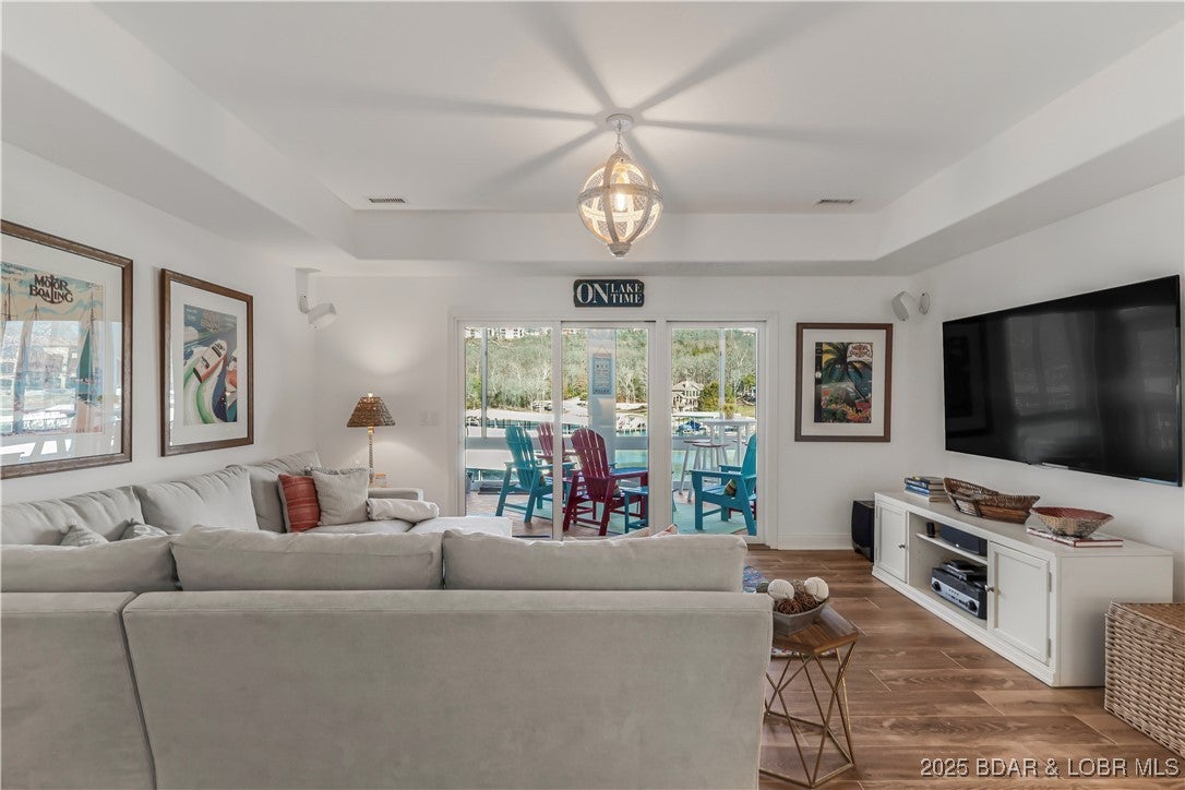 Lake Ozark, Missouri, 65049, United States, 6 Bedrooms Bedrooms, ,4 BathroomsBathrooms,Residential,Active,2006947