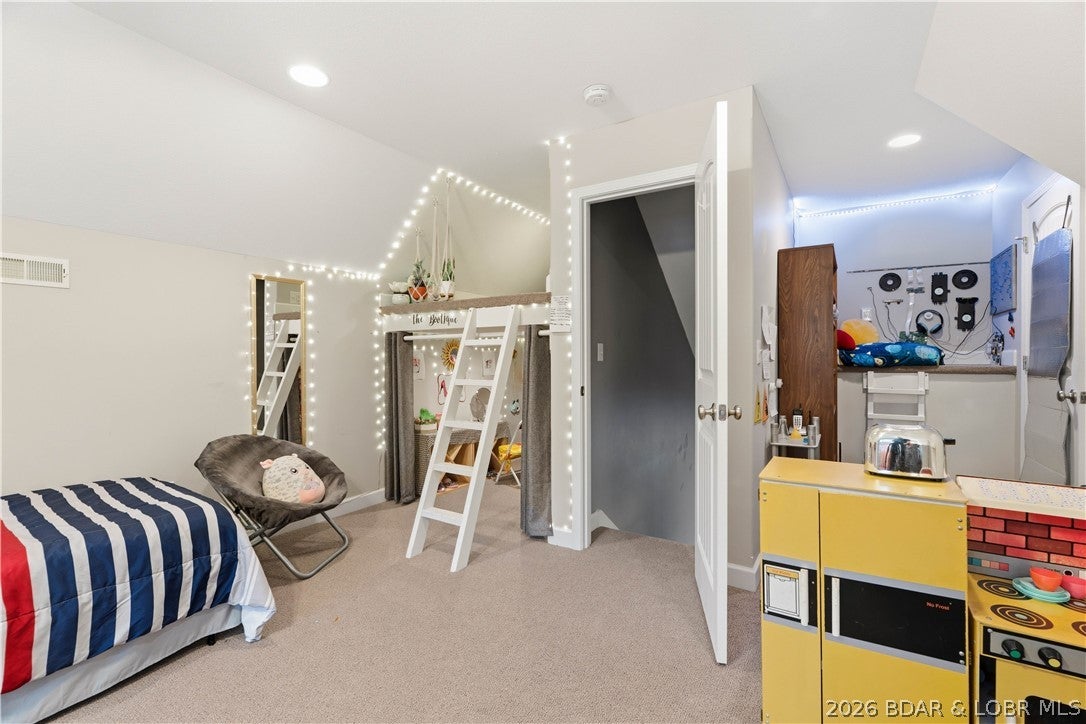 Gravois Mills, Missouri, 65037, United States, 5 Bedrooms Bedrooms, ,3 BathroomsBathrooms,Residential,Active,2032925