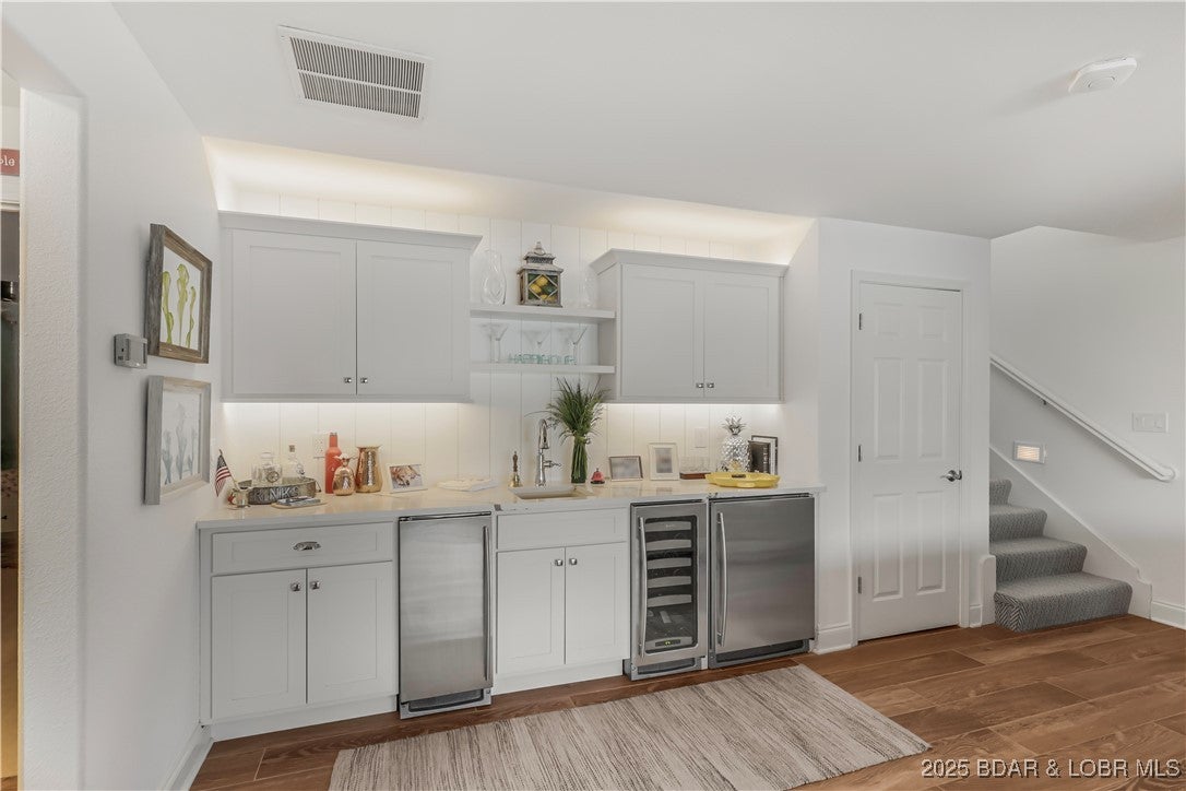 Lake Ozark, Missouri, 65049, United States, 6 Bedrooms Bedrooms, ,4 BathroomsBathrooms,Residential,Active,2006947