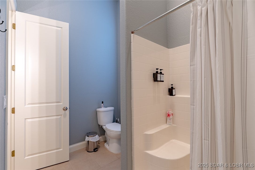 Sunrise Beach, Missouri, 65079, United States, 5 Bedrooms Bedrooms, ,7 BathroomsBathrooms,Residential,Active,2007238