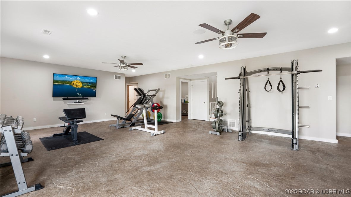 Camdenton, Missouri, 65020, United States, 5 Bedrooms Bedrooms, ,4 BathroomsBathrooms,Residential,Active,1903211