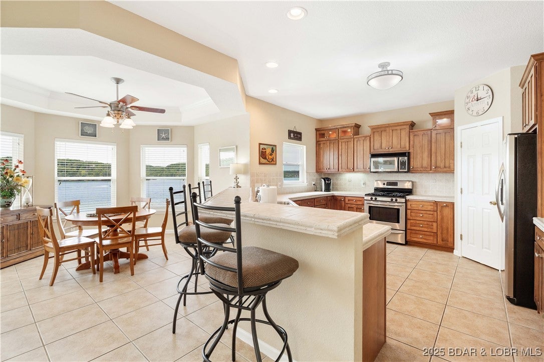 Camdenton, Missouri, 65020, United States, 4 Bedrooms Bedrooms, ,4 BathroomsBathrooms,Residential,Active,1936451