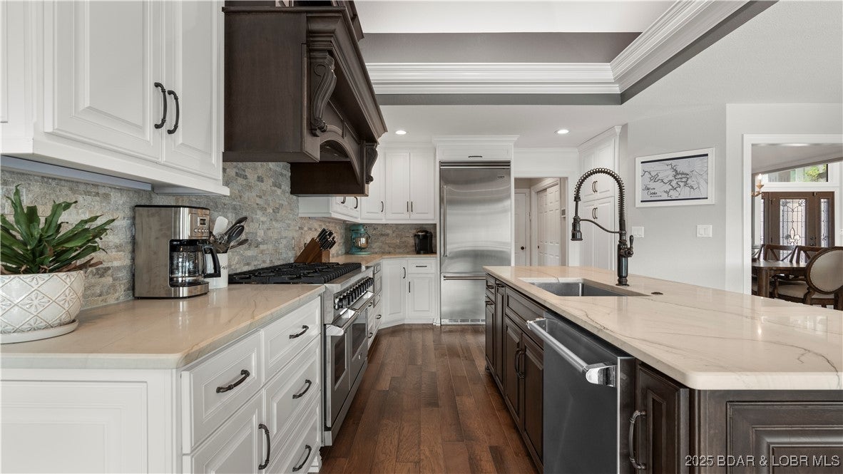 Lake Ozark, Missouri, 65049, United States, 5 Bedrooms Bedrooms, ,5 BathroomsBathrooms,Residential,Active,1968089