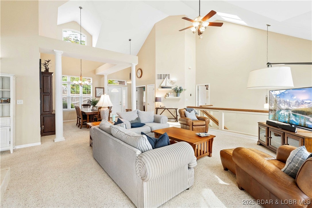 Camdenton, Missouri, 65020, United States, 4 Bedrooms Bedrooms, ,4 BathroomsBathrooms,Residential,Active,1936451