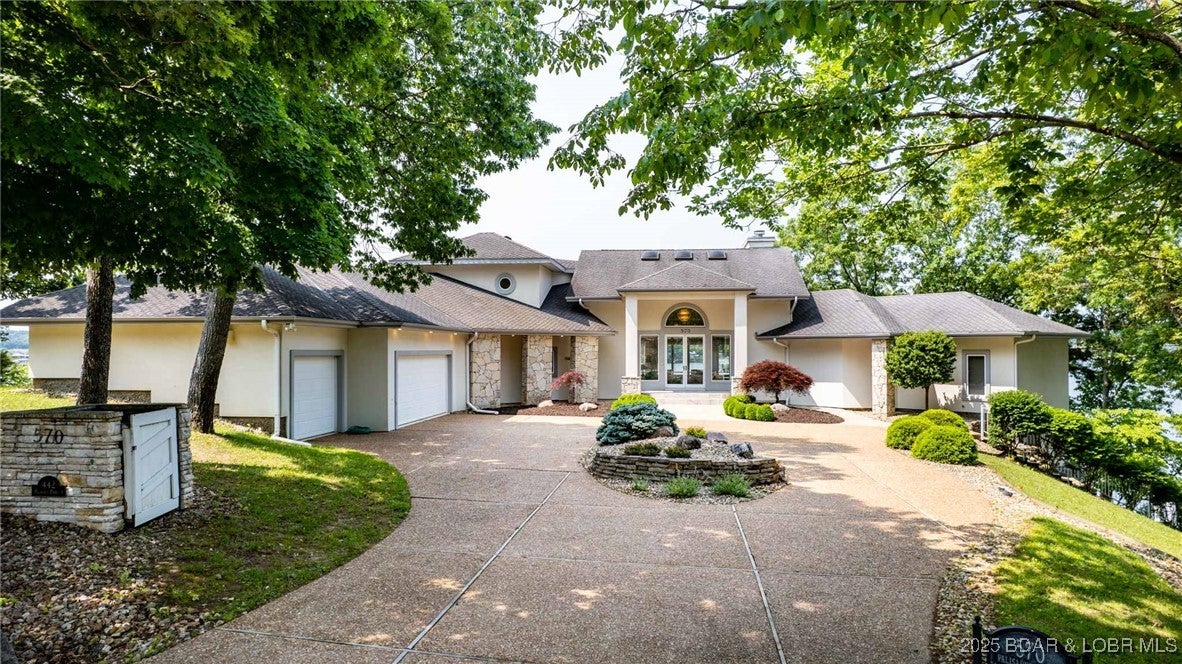 Four Seasons, Missouri, 65049, United States, 5 Bedrooms Bedrooms, ,6 BathroomsBathrooms,Residential,Active,1843468