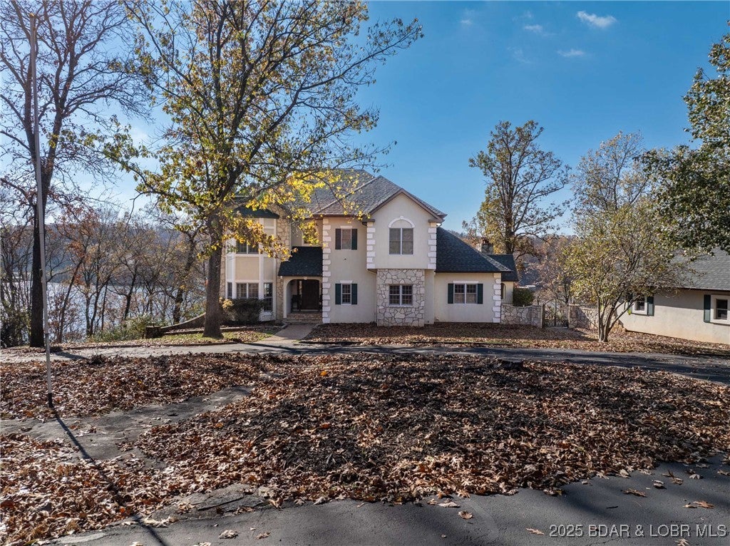 Linn Creek, Missouri, 65052, United States, 7 Bedrooms Bedrooms, ,6 BathroomsBathrooms,Residential,Active,1929474